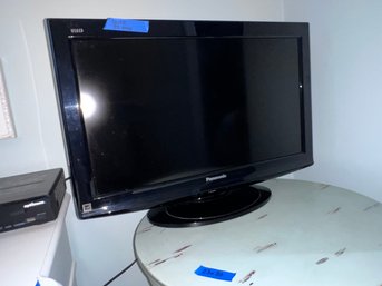 (LowBed) WORKING PANASONIC TV TC-L26X1