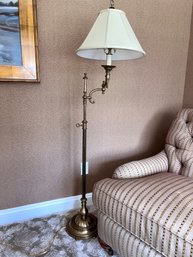 (UP) PRETTY VINTAGE BRASS FLOOR LAMP WITH IVORY LINEN SHADE - 63' BY 16' BASE