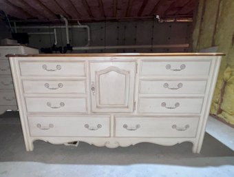 (BAS) ETHAN ALLEN FURNITURE EIGHT DRAWER CHEST OF DRAWERS - DISTRESSED WHITE - 36'H BY 68'W BY 20'D