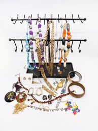 (J-5) VINTAGE LOT OF APPROX. 25 PIECES OF COSTUME JEWELRY-NECKLACES, BRACELETS, WATCHES AND EARRINGS