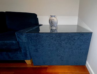 GLASS TOP END TABLE COORDINATING WITH UPHOLSTERED SOFAS - NAVY BLUE - PERFECT - 36' SQUARE