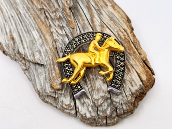 (A-36) VINTAGE 'JUDITH JACK' STERLING SILVER HORSESHOE PIN/BROOCH W/GOLDTONE HORSE AND RIDER