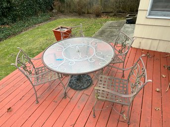 ROUND GLASS & STEEL BASE PATIO TABLE WITH FOUR MATCHING CHAIRS - 50' ACROSS 30' HIGH - W/UMBRELLA STAND