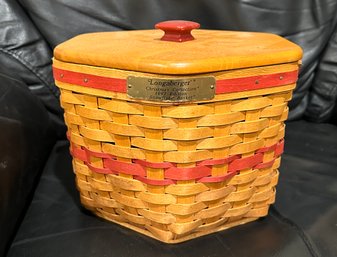 (M-1) LONGABERGER 1997 SNOWFLAKE BASKET WITH PLASTIC INSERT - 9' BY 7'