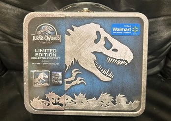 (M-29) JURASSIC WORLD LIMITED EDITION GIFT SET - SEALED