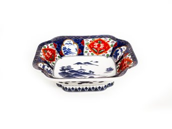 (B-75) VINTAGE TAKAHASHI PORCELAIN ASIAN STYLE SMALL BOWL/DISH-WHITE/BLUERED