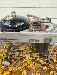 WORKING WEBER 'PERFORMER' BBQ GRILL IN GREAT SHAPE WITH ADDITIONAL TOOLS