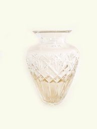 (D-1) VINTAGE 'WATERFORD' CRYSTAL CUT GLASS 8' VASE