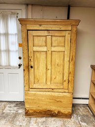 (BA-1) ANTIQUE WOOD STORAGE CLOSET  35' X 15' X 69'