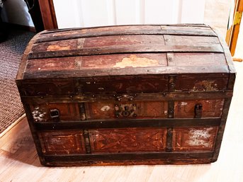 (BB-6) ANTIQUE WOOD AND METAL TRUNK - SHOWS LOTS OF WEAR  -30' X 16' X 20'