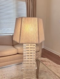 (B-10) FAB VINTAGE MODERNIST STACKED LUCITE TABLE LAMP WITH ORIGINAL THREAD SHADE - C.1970 - 28' TALL 9' BASE