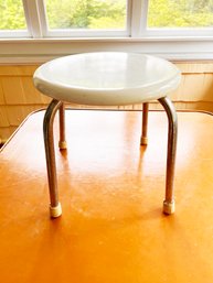 (KX) VINTAGE MID CENTURY MODERN CHROME STOOL WHITE VINYL TOP-13' X13'