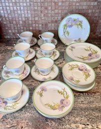 (C-5) ROYAL DOULTON 'GLAMIS THISTLE' 34 PIECE PARTIAL SET OF CHINA - 7 C&S, 8 CAKE PLATE, 5 BREAD, 7 SAUCERS
