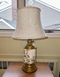 (G-UP) ANTIQUE PORCELAIN DECORATED TABLE LAMP WITH BRASS BASE - WORKING- 22' BY 12'