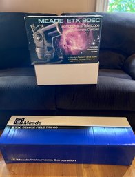(DEN) MEADE ETX-90EC ASTRONOMICAL TELESCOPE WITH ELECTRIC CONTROLLER & MEADE FIELD TRIPOD - NEVER USED IN BOXS