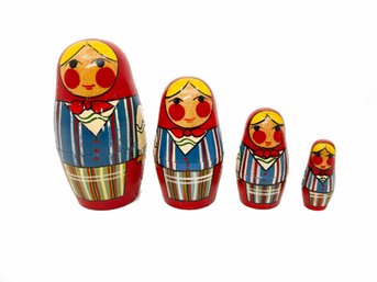 (A-28) VINTAGE FOLK ART RUSSIAN WOMAN MATRYOSHKA DOLL, NESTING DOLL, FOUR FIGURES, 6'