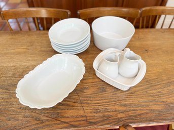 (K-18) COLLECTION OF 11 WHITE MATCHING SERVING / COOK WARE PIECES -WILLIAMS SONOMA, IKEA, CORNING WARE