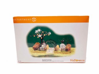 (Z-89) DEPARTMENT 56  HALLOWEEN-'hAUNTED FRONT YARD'-ORIGINAL BOX