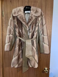 (UP) FAB VINTAGE FUR & LEATHER WOMEN'S JACKET WITH ATTACHED LEATHER BELT - FADDEN FURS, MERRICK NY - LOOKS S-M