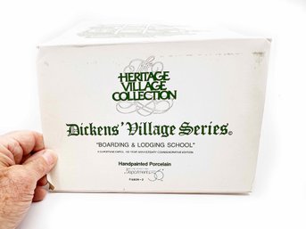 (ZZ-68) VINTAGE '94 DEPARTMENT 56 HERITAGE DICKENS VILLAGE SERIES-'BOARDING & LODGING SCHOOL' ORIGINAL BOX