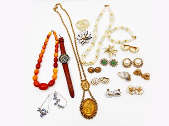 (A-106) COLLECTION OF VINTAGE COSTUME JEWELRY -18 PIECES - NECKLACE'S, WATCH, PINS & EARRINGS