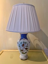 (UD-8) VINTAGE HEREND, HUNGARY 'ROTHSCHILD BIRD' PORCELAIN TABLE LAMP W/SHADE - 31' HIGH BY 19' WIDE