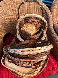 (C) COLLECTION OF WICKER & BRANCH BASKETS & TRAYS