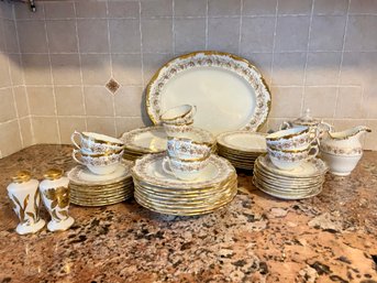 (K) VINTAGE COALPORT 'HAZELTON' FINE CHINA SERVICE FOR 8 - FIVE PIECE PLACE SETTINGS PLUS SERVING PIECES