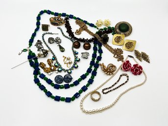 (J-4)  VINTAGE LOT OF APPROX. 26 PIECES OF COSTUME JEWELRY-EARRINGS, PINS AND NECKLACES