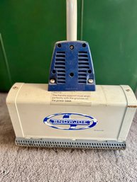 (C) SNOWJOE ELECTRIC SNOW SHOVEL WITH KEY & EXTENSION CORD - WORKING