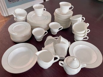 (F-99) WEDGWOOD CHINA 'SIGNET GOLD' SERVICE FOR 17 PLUS CREAMER, SUGAR & TWO VEGETABLE BOWLS