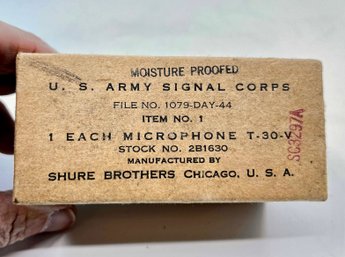(A-30) WWII US ARMY SIGNAL CORPS. T-30-V MICROPHONE IN ORIGINAL BOX
