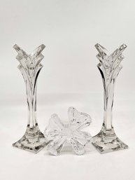 (A-36) PAIR OF VINTAGE CRYSTAL CANDLESTICKS (1 HAS TINY CHIP) & WATERFORD CRYSTAL FOUR LEAF CLOVER - 9.5' & 4'