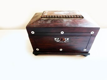 (U214) ANTIQUE ENGLISH? WOOD WELL MADE TEA CADDY / BOX - INLAID DECORATION & KEYS - AGE WEAR - 9' X 6' X 5'