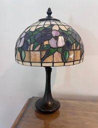 (B-1) TABLETOP STAINED GLASS LAMP WITH PURPLE FLORAL SHADE - ART GLASS STUDIO - 17' BY 4' BASE