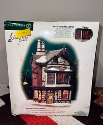 (Z-20) DEPT. 56 DICKENS' VILLAGE COLLECTION SERIES 'EBENEZER SCROOGE'S HOUSE' -COMPLETE IN  BOX