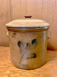 (B-13) ANTIQUE J. FISHER LYONS, NY 2 GALLON DECORATED STONEWARE CROCK / COVER MAY NOT BE ORIG.- 10' BY 10'