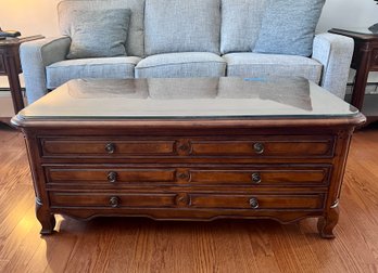 (LR) BEAUTIFUL THOMASVILLE COFFEE TABLE WITH TWO DRAWER STORAGE & CUSTOM GLASS TOP - 48' BY 29' BY 20' HIGH