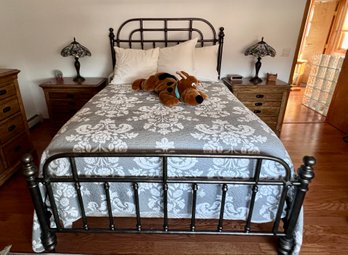 (BR2) QUEEN SIZE IRON BED FRAME & BOX SPRING - MATTRESS NOT INCLUDED