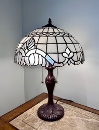 (M/BR) STAINED GLASS DUEL LIGHT TABLE LAMP - WHITE & IRIDESCENT GLASS - 16' BY 24' HIGH