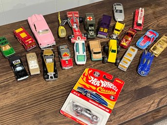 (B-5) BIG LOT OF 23 VINTAGE HOT WHEEL CARS - SEE PICS FOR DETAILS