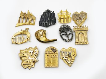 (A-24) COLLECTION OF 11 MICHAEL KATZ SIGNED ISRAELI PINS / BROOCHES - JUDAICA