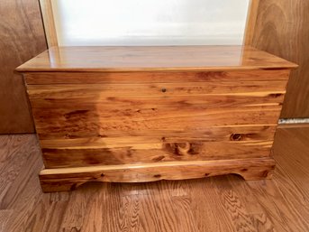 VINTAGE HAND CRAFTED CEDAR CHEST WITH TRAY TOP STORAGE- 44' BY 19' BY 23'