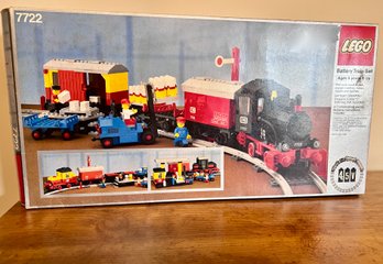 (Z-202) VINTAGE 1985 LEGO STEAM CARGO TRAIN SET #7722 IN BOX - LOOKS COMPLETE -SEE PICS FOR BEST INFO