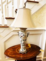 (A41) DECORATIVE CHINOISERIE PORCELAIN FLORAL TABLE LAMP WITH BRASS BASE & HANDLES - W/SHADE -ORIENTAL ACCENTS