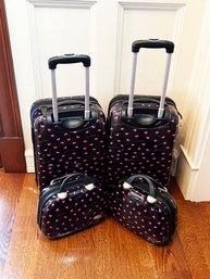 (A42) LOT OF 4 VINTAGE PIECES OF 'JACKI DESIGN MATCHING LUGGAGE' BLACK AND PINK-22'TALL AND 9' TALL