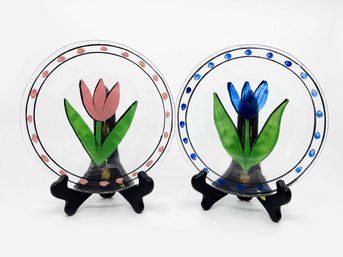 (A-7) LOT OF 2 KOST BODA HAND PAINTED 7' GLASS -TULIPA PLATES BY ULRICA HYDMAN-VALLIEN-SMALL DAMAGE BLUE PLATE