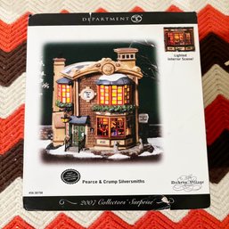 (Z-61) VINTG. DEPT. 56 -DICKEN'S VILLAGE 2007 COLLECTORS SURPRISE-'PEARCE & CRUMP SILVERSMITHS'- ORIGINAL  BOX