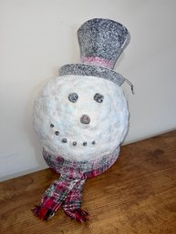 (ZZ-110) MIDWEST DECORATION FROSTED SNOWMAN WALL HANGING - 18'