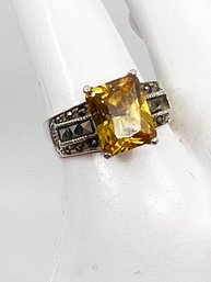 (J-15) ESTATE STERLING SILVER MARCASITE & CITRINE?  RING-SIZE 7.5 - WEIGHT 3.19 DWT